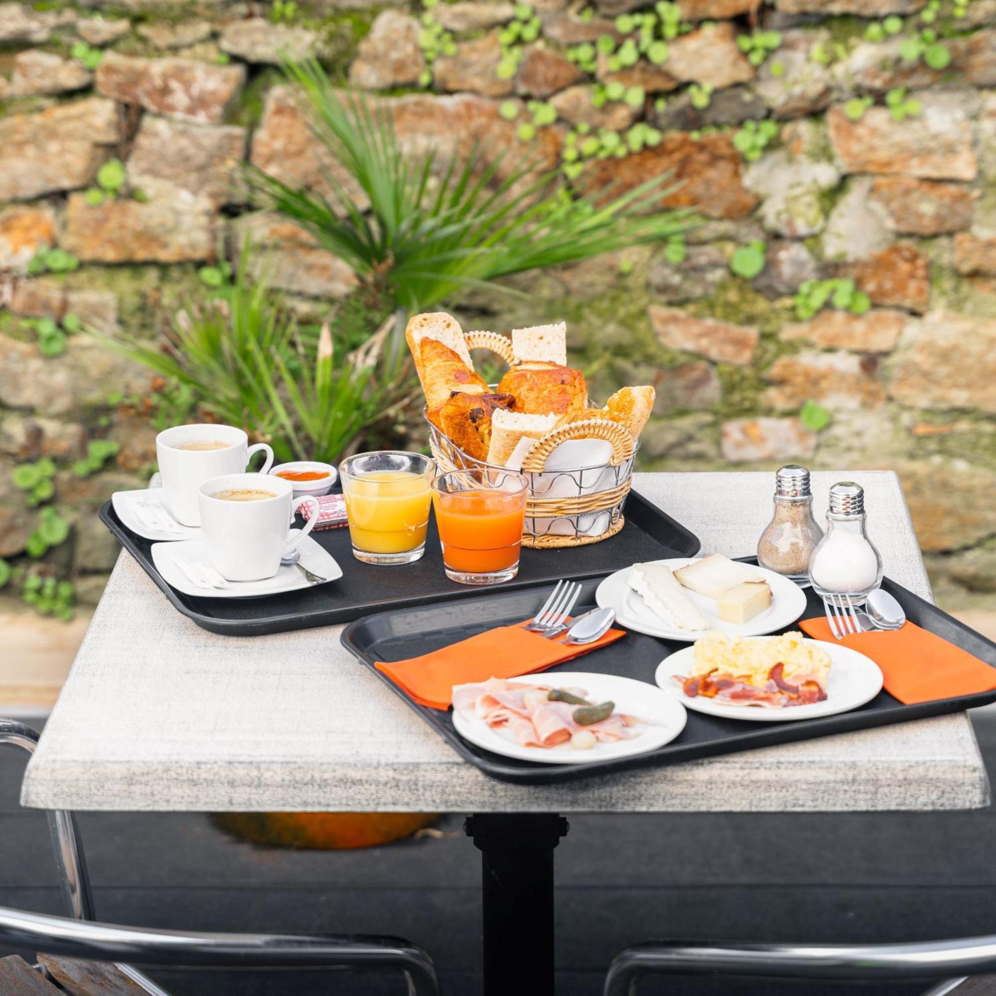 Hotel Du Chateau Dinan - Originals Boutique Bagian luar foto